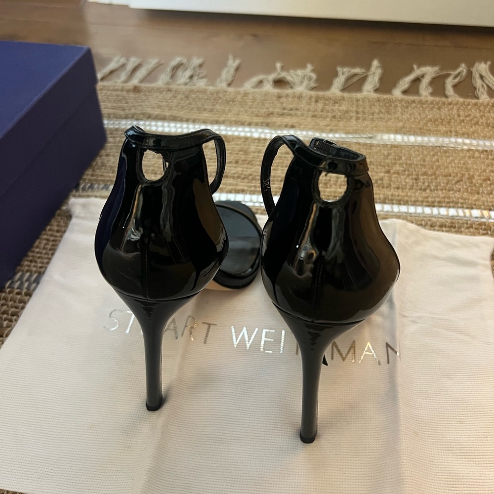 Stuart Weitzman Nudist Black Patent Heel - Picture 6 of 7
